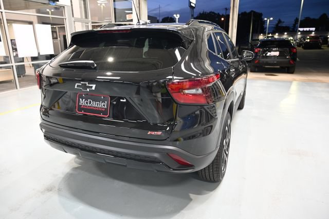 New 2026 Chevrolet Trax RS w/ Driver Confidence Package FWD image 5