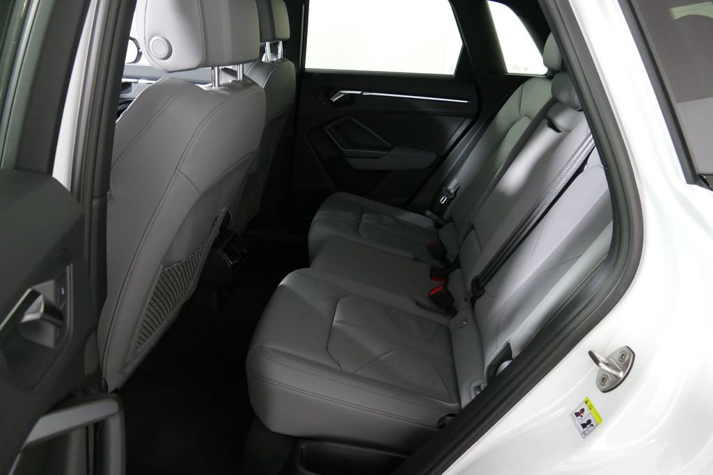 Used 2025 Audi Q3 2.0T Premium image 4
