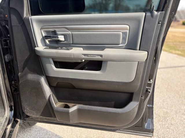 Used 2014 RAM 1500 Classic SLT AWD/4WD image 32