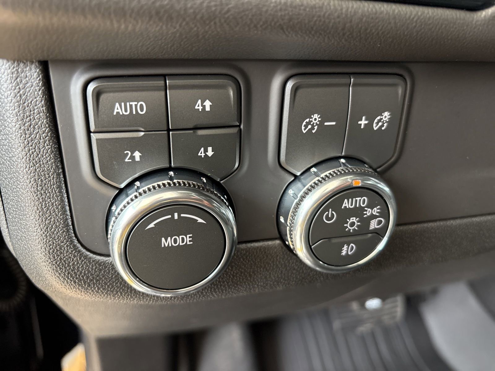 New 2026 GMC Yukon AT4 w/ LPO, Floor Liner Package image 14