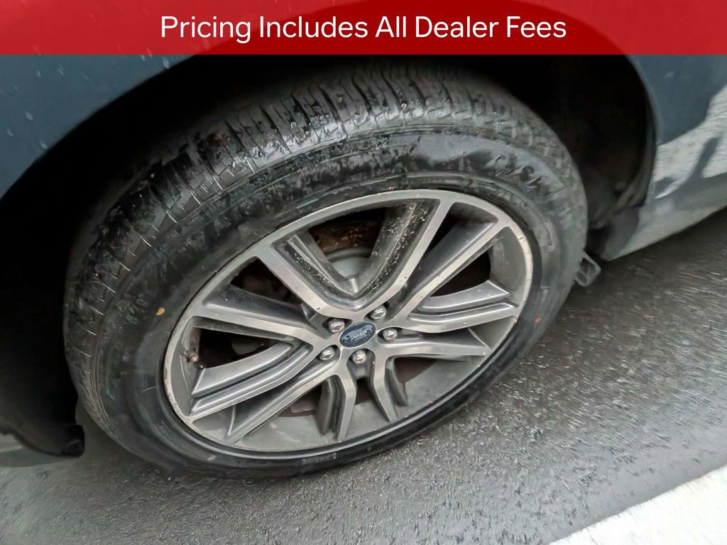 Used 2019 Ford Edge Titanium w/ Equipment Group 301A FWD image 8