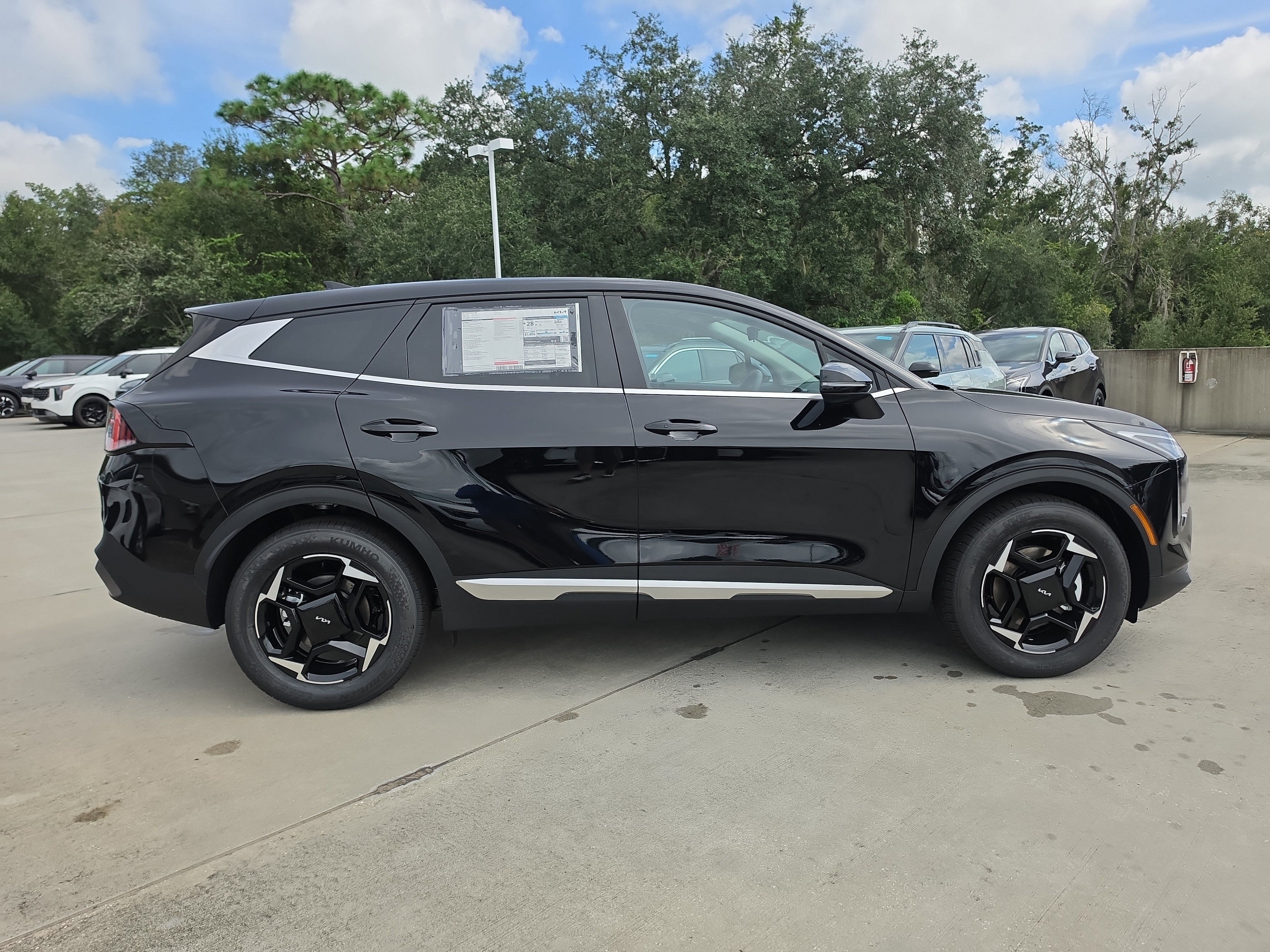 New 2027 Kia Sportage EX FWD image 9