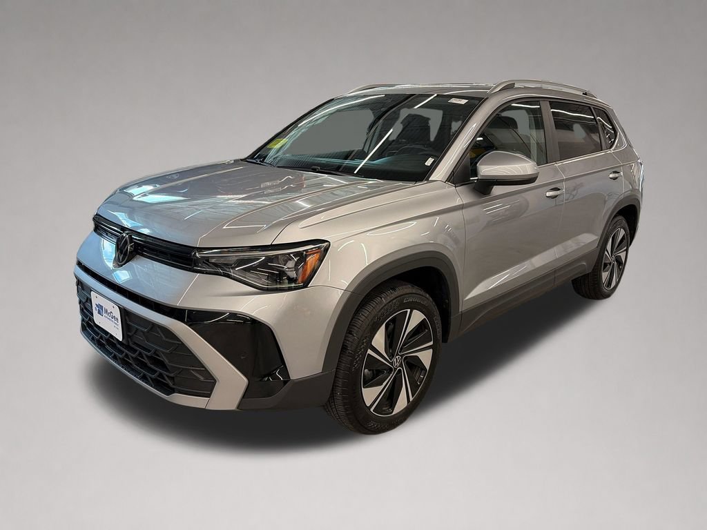 Certified 2025 Volkswagen Taos SE w/ Panoramic Sunroof Package AWD/4WD image 8