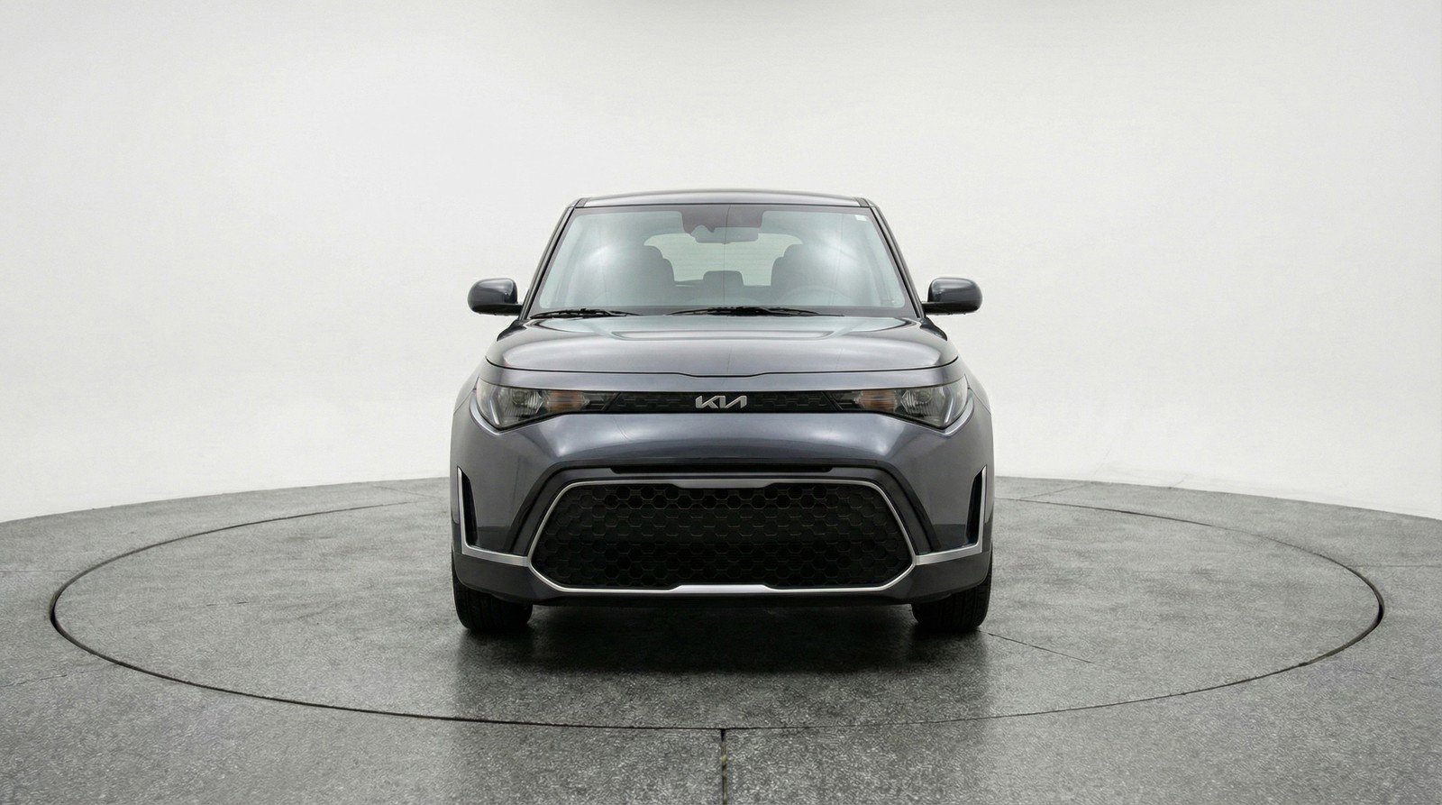 Used 2025 Kia Soul LX w/ LX Technology Package FWD image 2