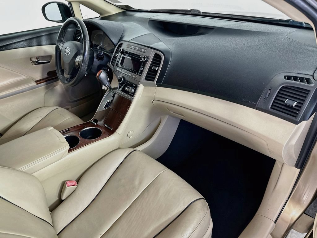 Used 2011 Toyota Venza w/ Leather Pkg FWD image 29