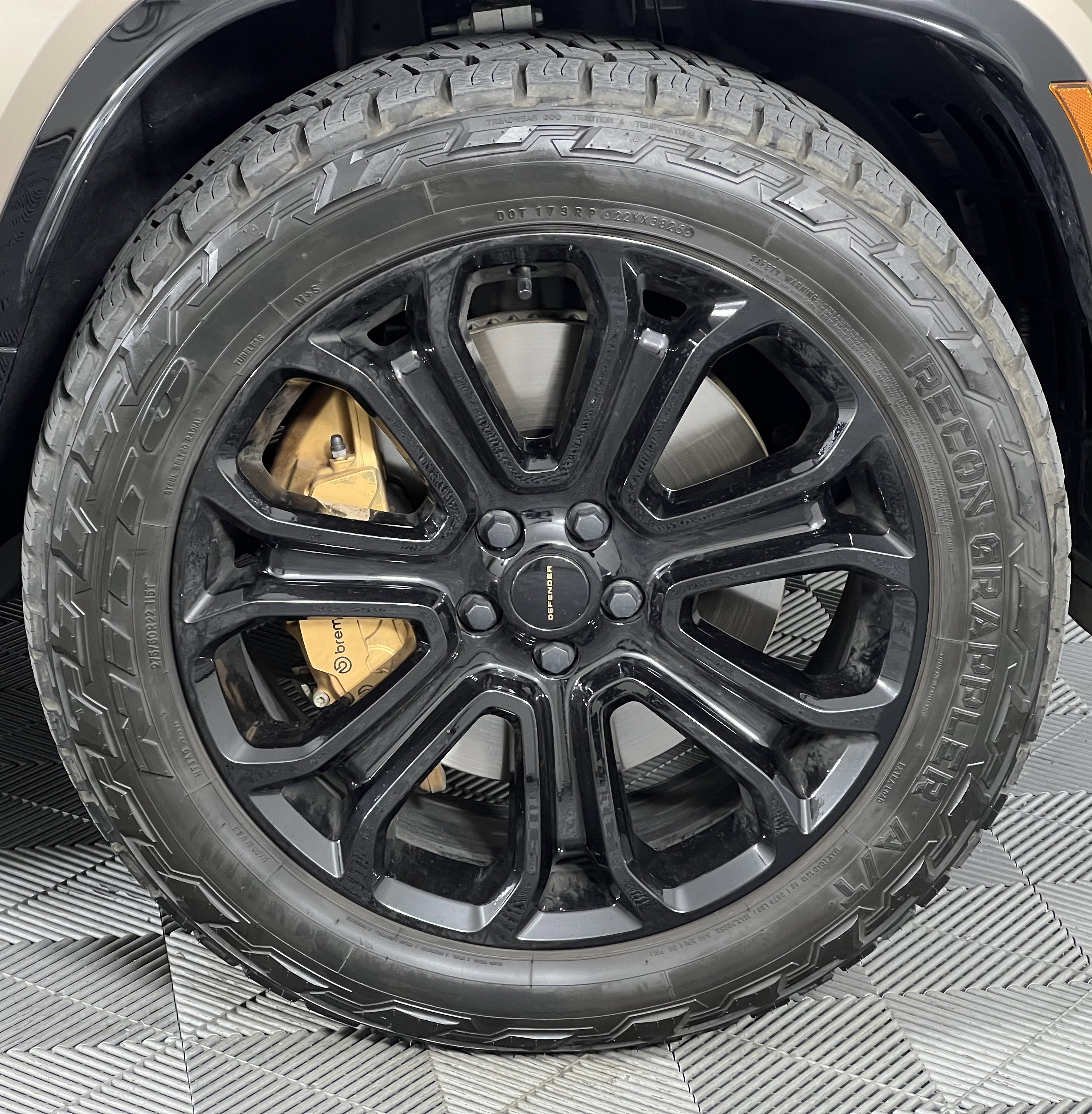 Used 2026 Land Rover Defender 110 OCTA image 14