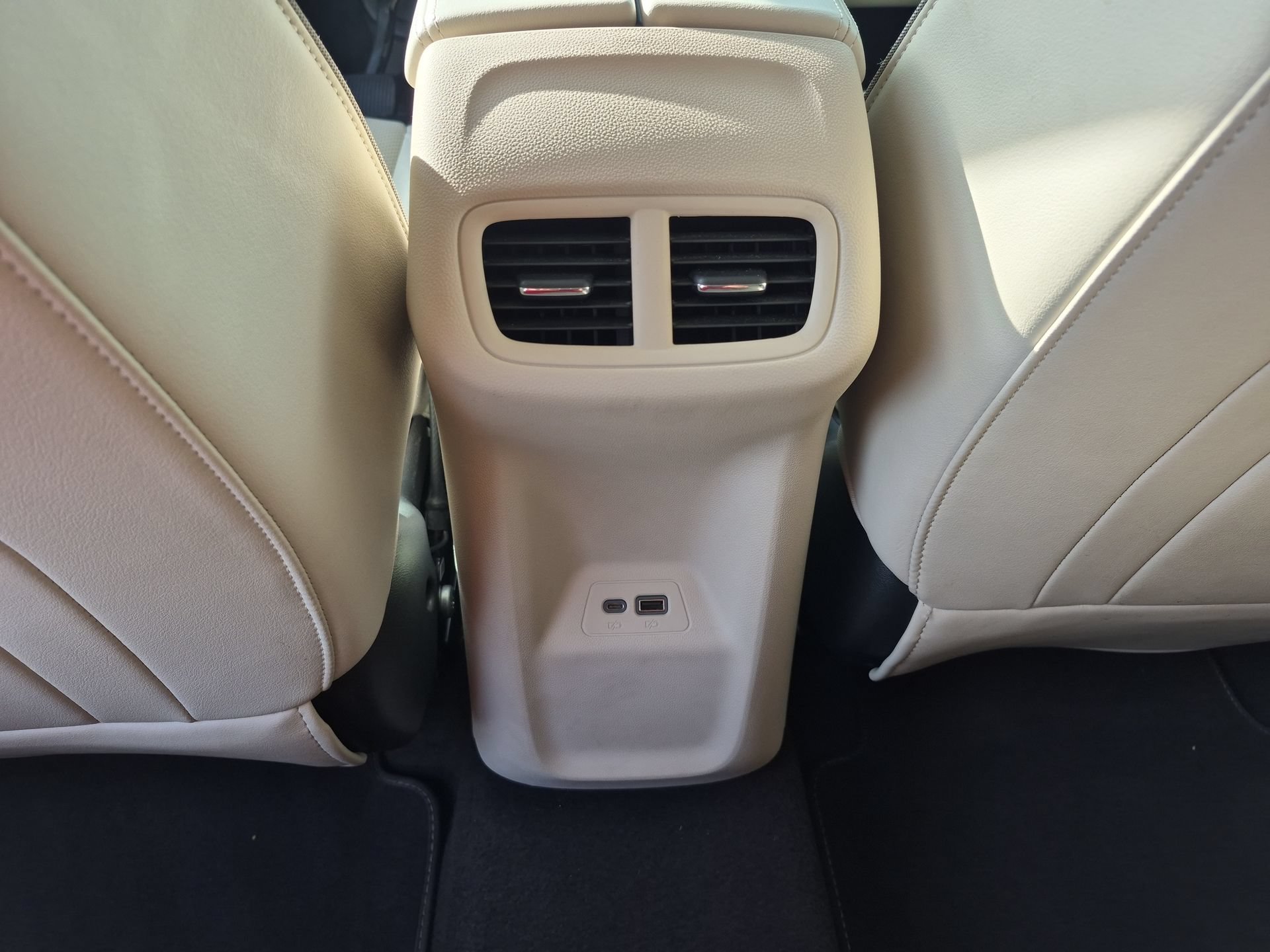 Used 2021 Buick Envision Essence w/ Technology Package I AWD/4WD image 22