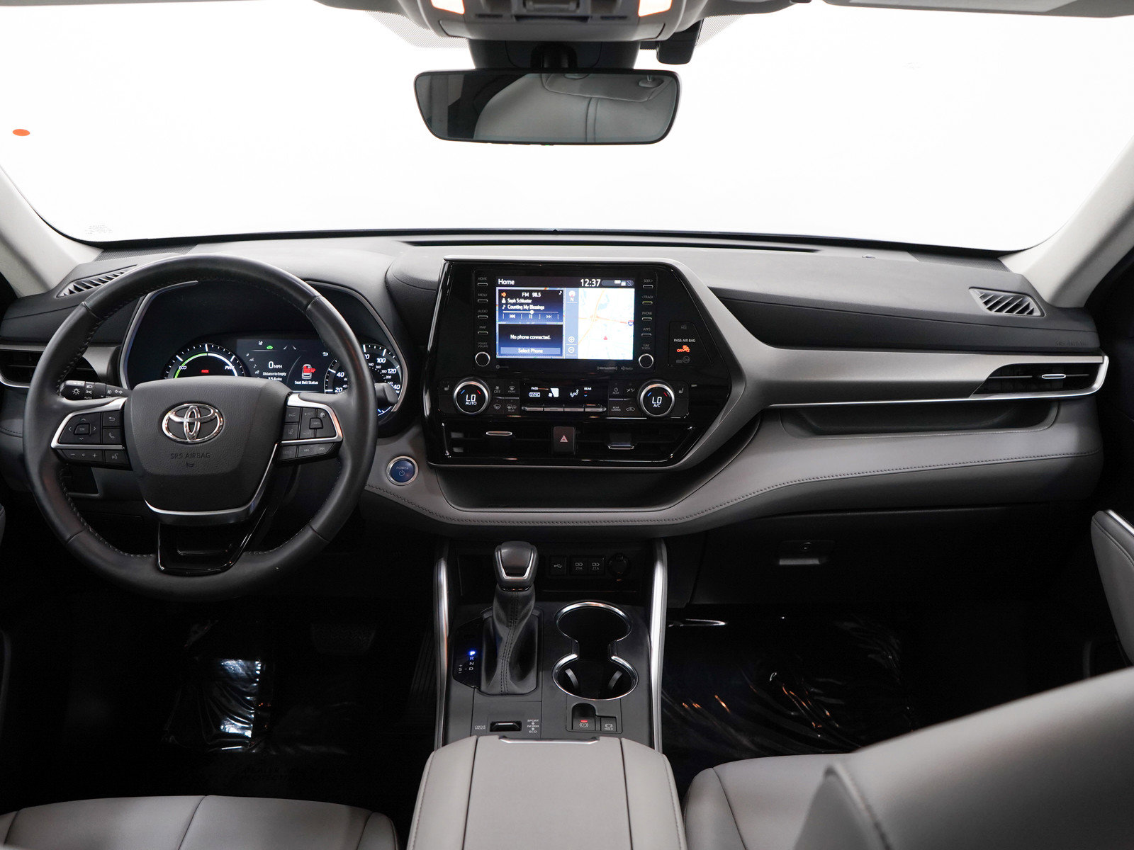 Used 2021 Toyota Highlander XLE AWD/4WD image 14