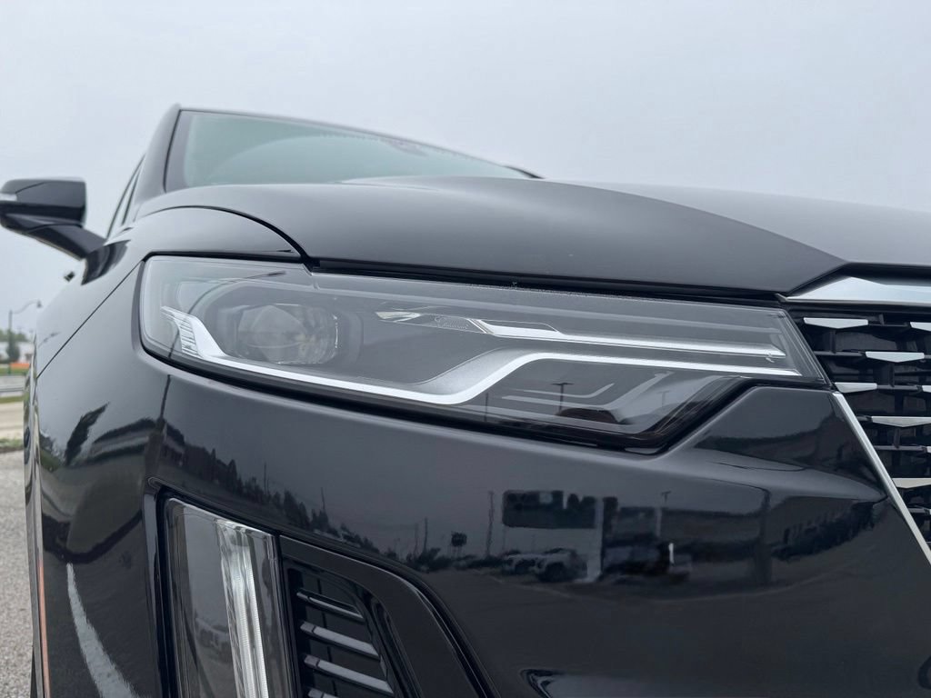 Certified 2024 Cadillac XT6 Premium Luxury w/ LPO, Floor Liner Package AWD/4WD image 9
