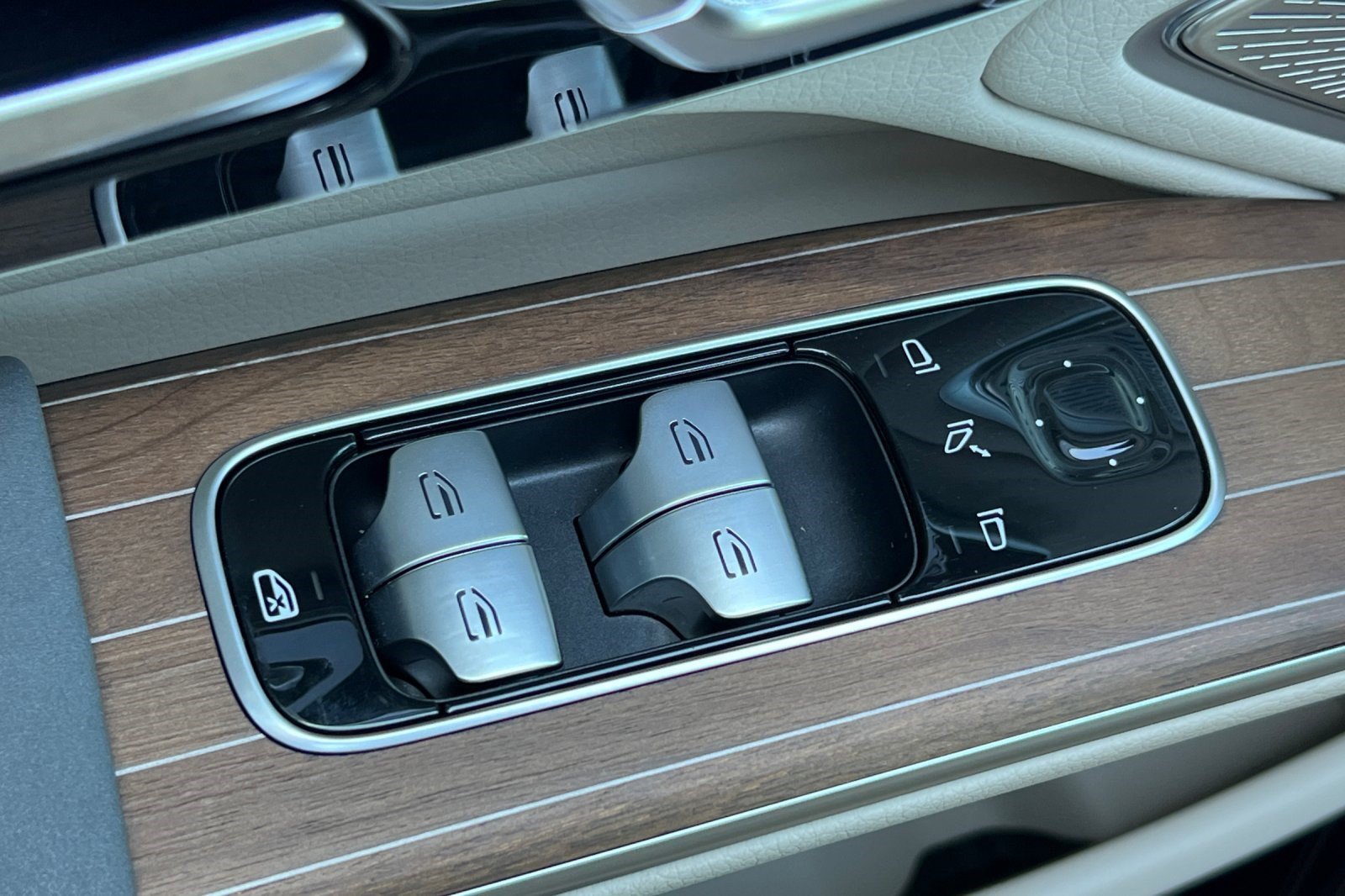 Certified 2023 Mercedes-Benz EQS 580 4MATIC Sedan image 13