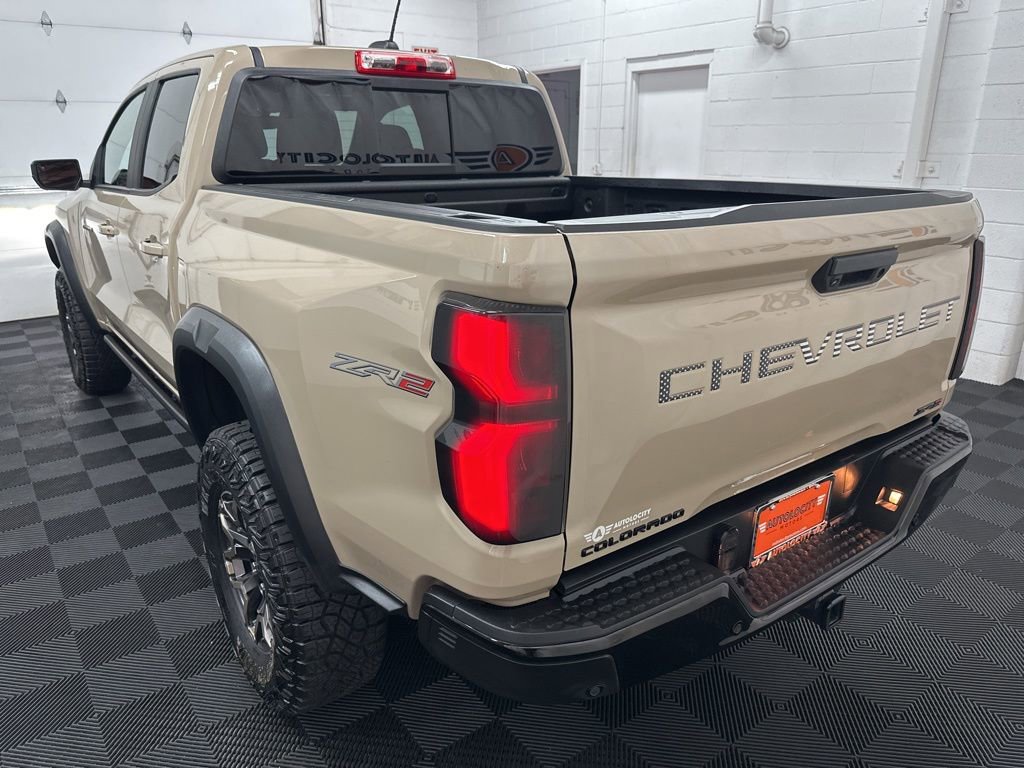 Used 2024 Chevrolet Colorado ZR2 w/ ZR2 Convenience Package III AWD/4WD image 6