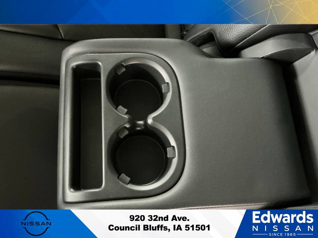 Used 2025 Nissan Pathfinder SL AWD/4WD image 18