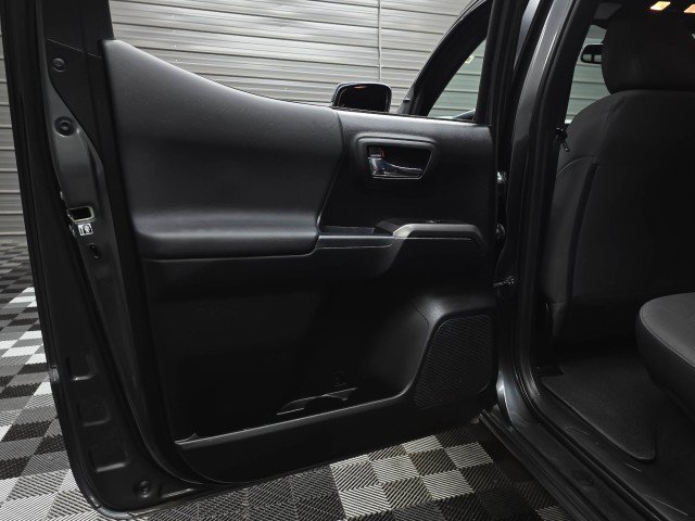 Used 2019 Toyota Tacoma TRD Sport w/ Technology Package AWD/4WD image 35