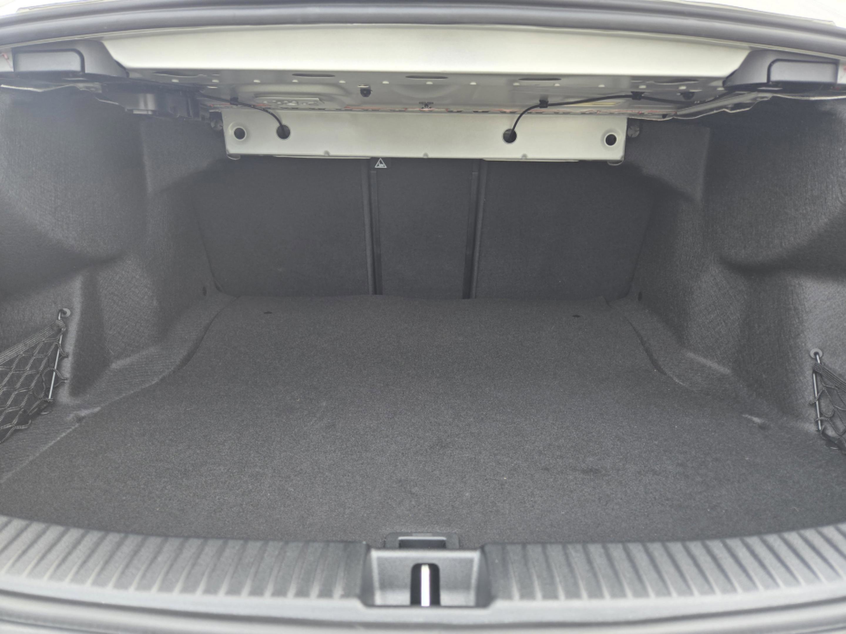 Used 2017 Mercedes-Benz C 300 Sedan image 27