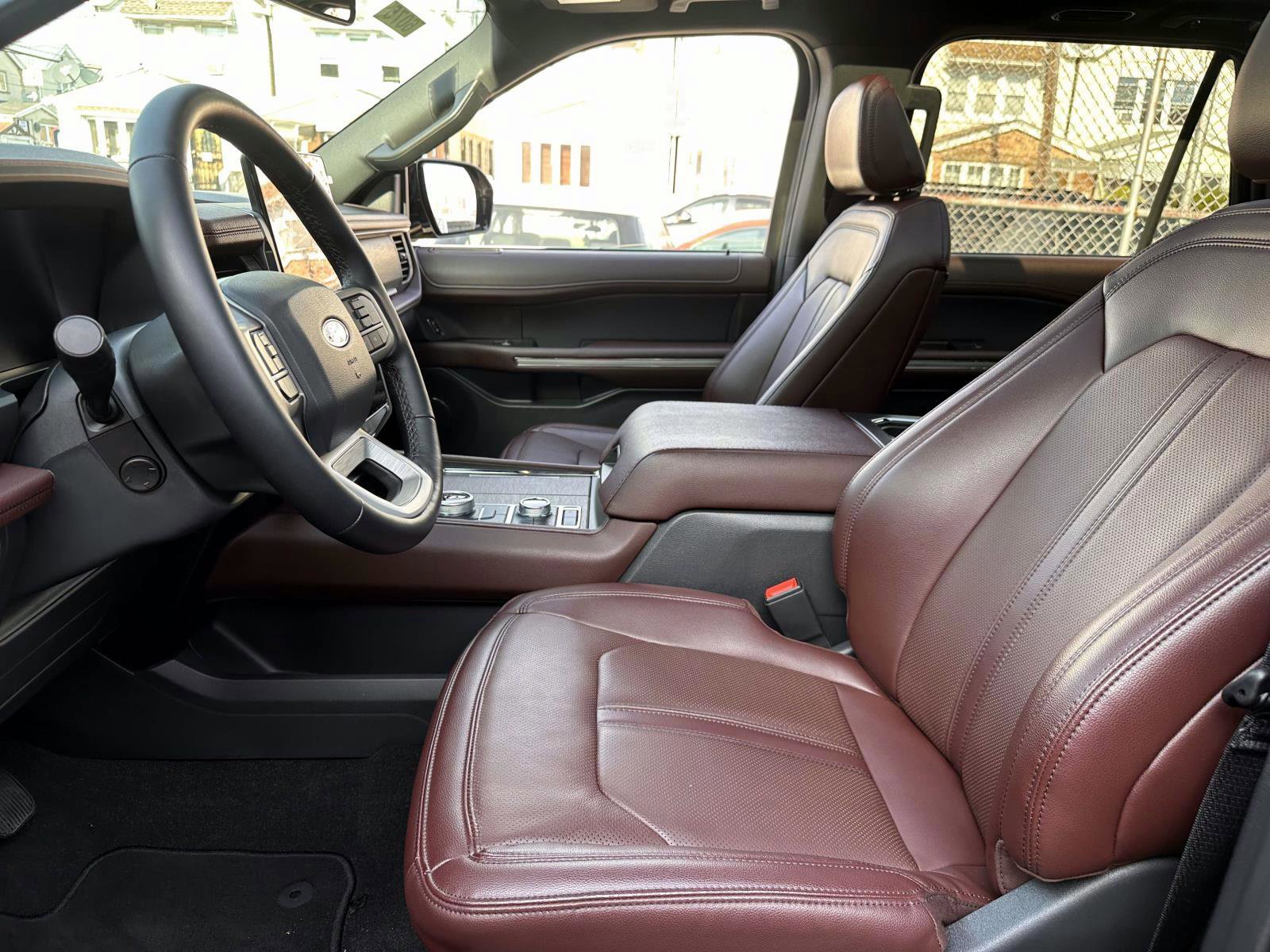 Used 2024 Ford Expedition Limited image 14