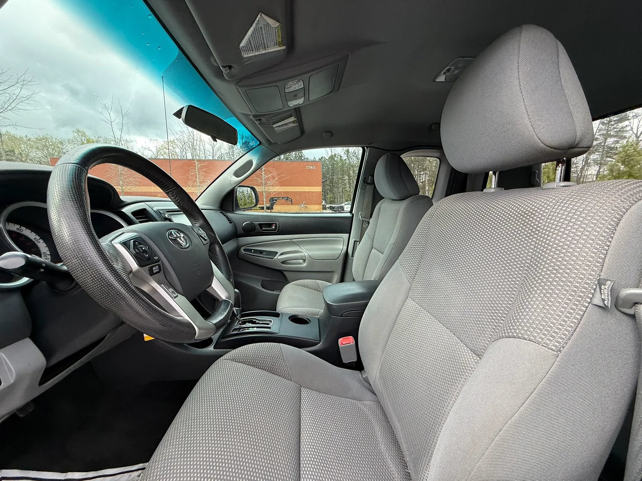 Used 2015 Toyota Tacoma 2WD Access Cab w/ Convenience Package image 11