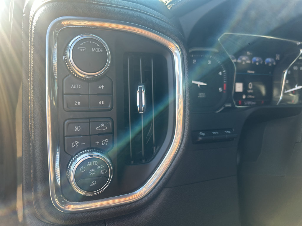Used 2023 GMC Sierra 2500 AT4 w/ AT4 Premium Plus Package AWD/4WD image 22