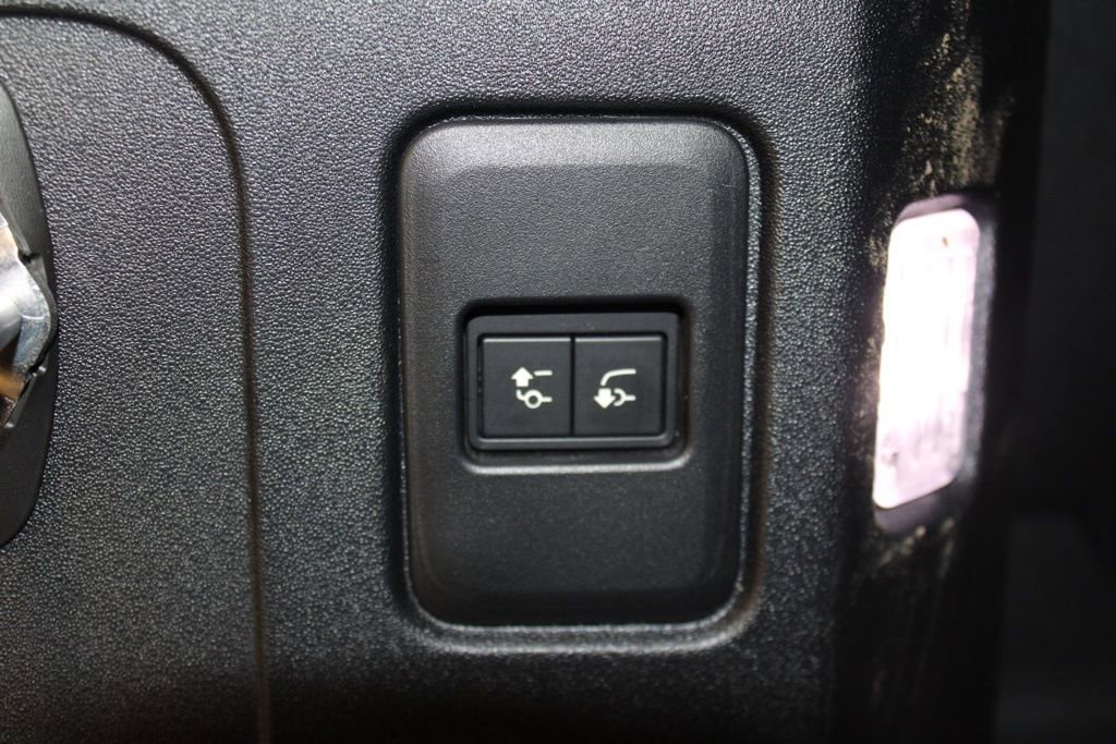 Certified 2022 Land Rover Defender 90 X-Dynamic S AWD/4WD image 35