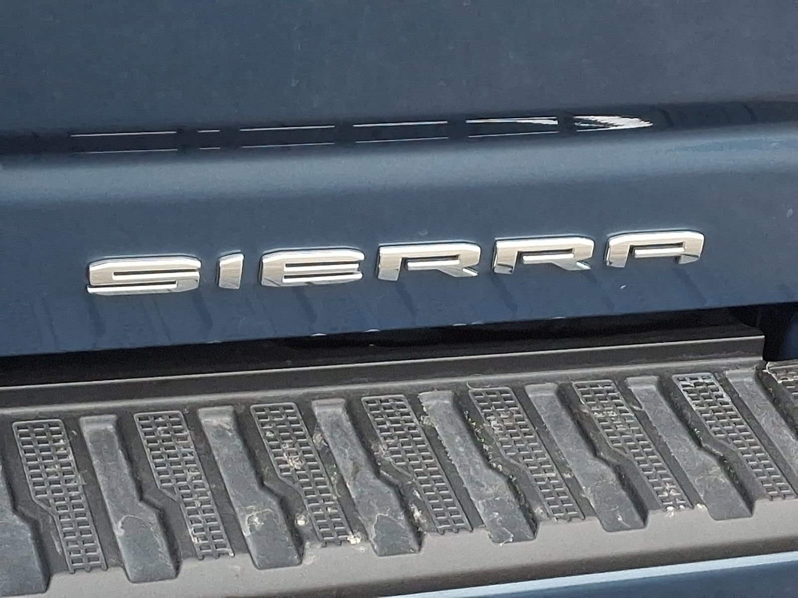 Used 2024 GMC Sierra 3500 Denali Ultimate AWD/4WD image 29