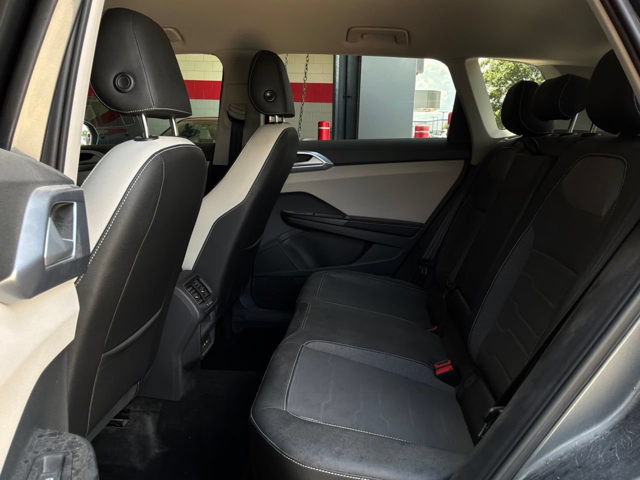 Used 2026 Volkswagen Taos SE FWD image 12