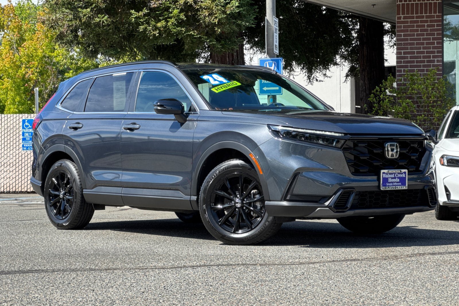 Used 2024 Honda CR-V Sport image 2