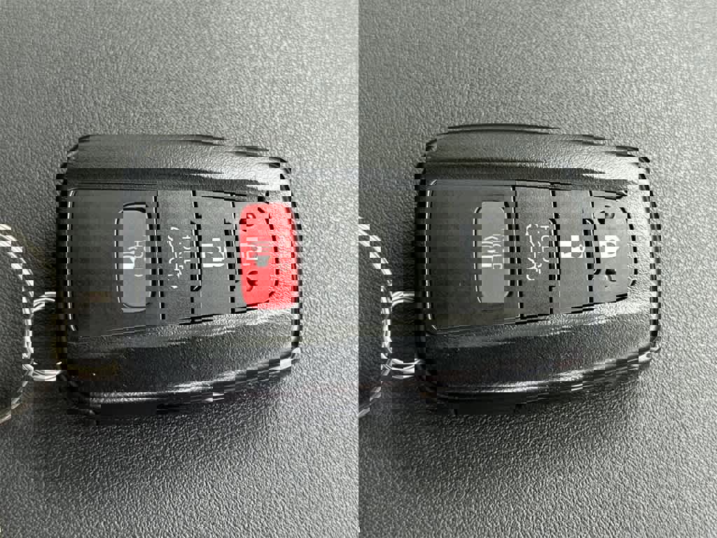 Used 2023 Toyota Highlander XLE image 28