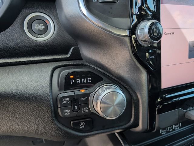 Used 2025 RAM 1500 Laramie image 32