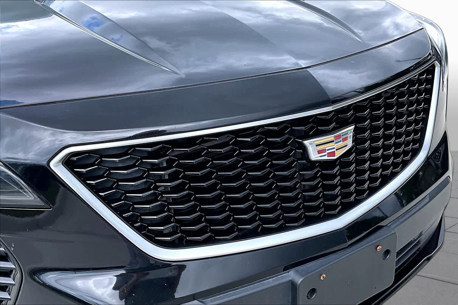 Used 2019 Cadillac XT4 Sport FWD image 28