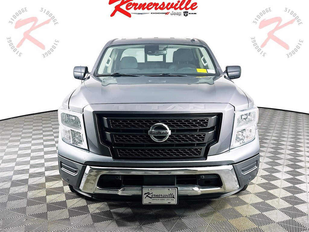 Used 2021 Nissan Titan SV w/ SV Convenience Package image 2