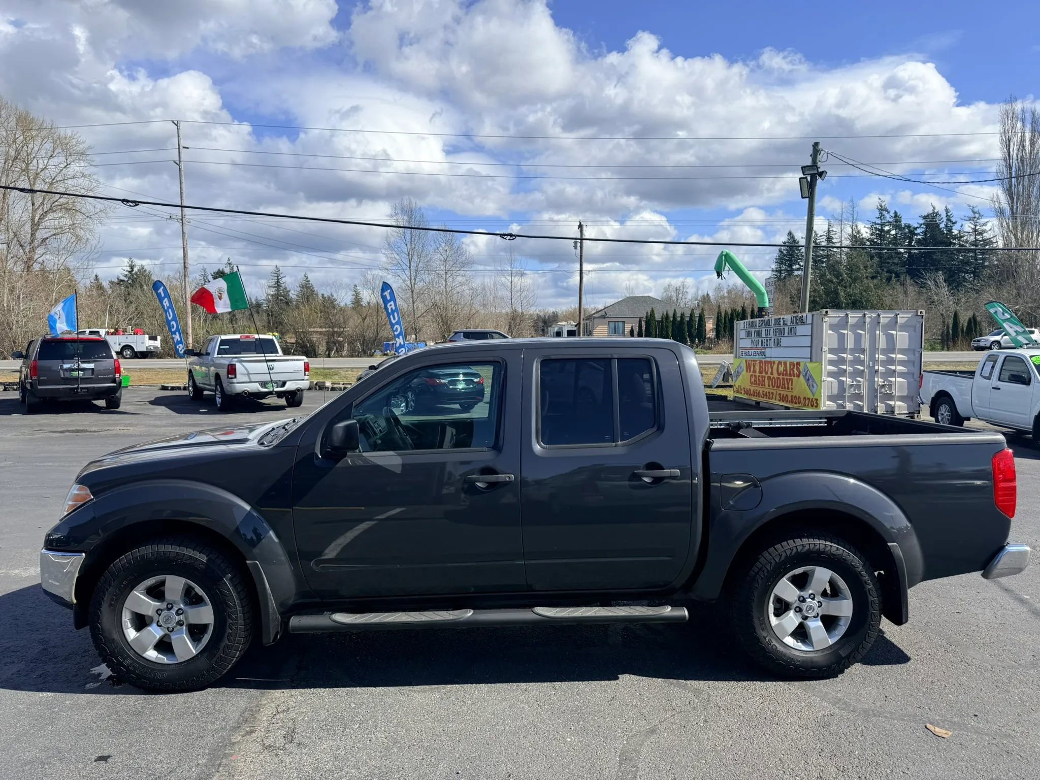 Used 2010 Nissan Frontier SE image 5