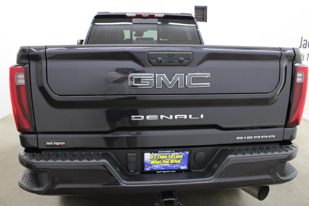 Used 2024 GMC Sierra 2500 Denali Ultimate AWD/4WD image 4