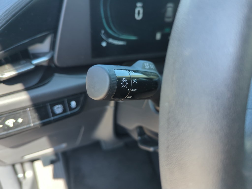 Used 2025 Kia Niro LX FWD image 21