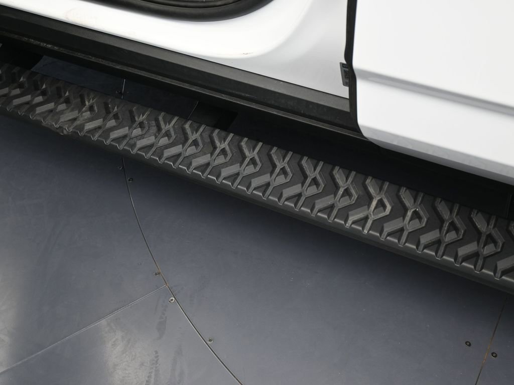 Used 2024 Chevrolet Suburban Z71 image 37