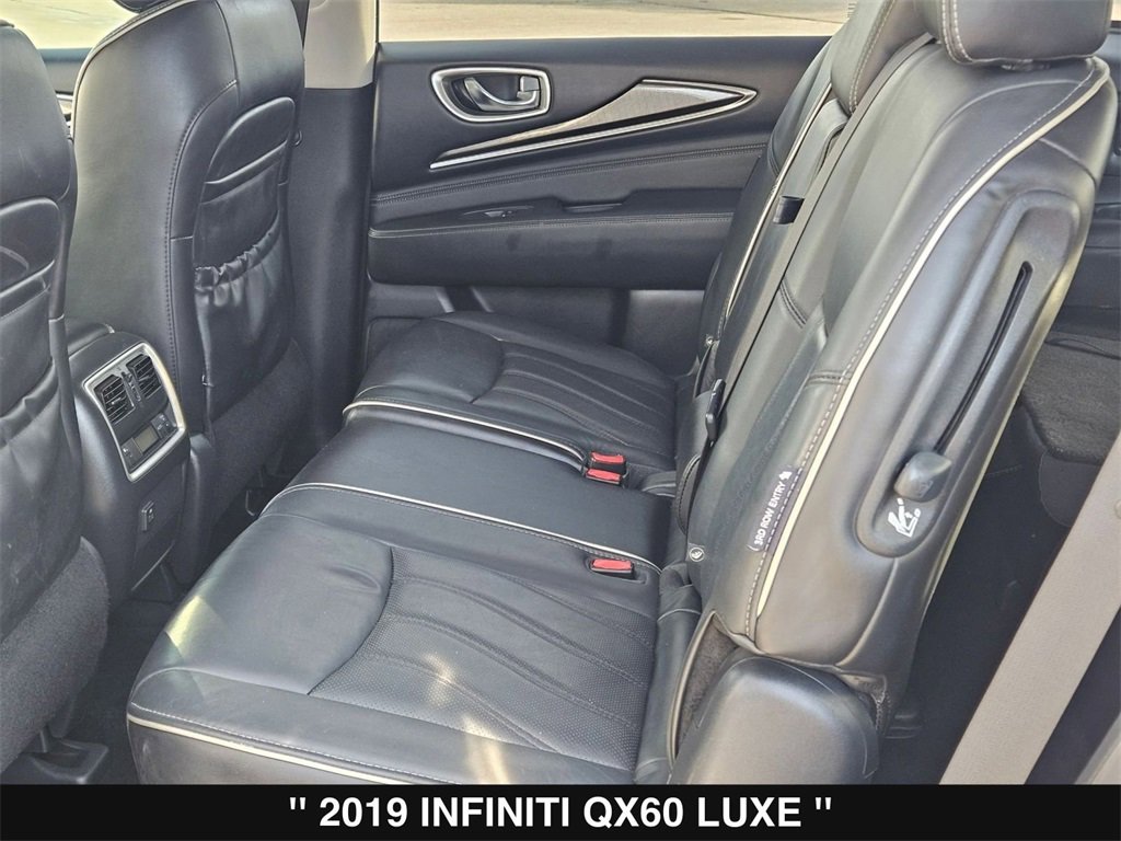 Used 2019 INFINITI QX60 Luxe w/ Essential Package image 17