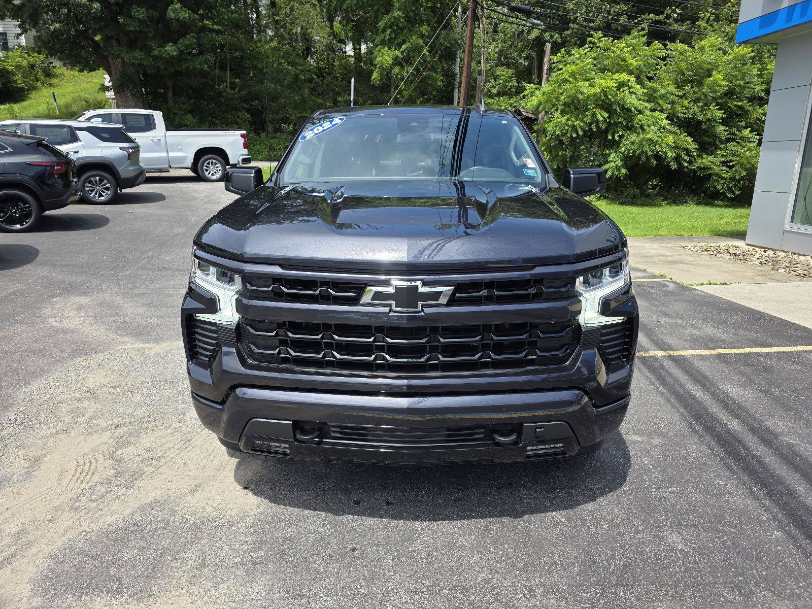 Used 2024 Chevrolet Silverado 1500 RST w/ Max Trailering Package AWD/4WD image 2