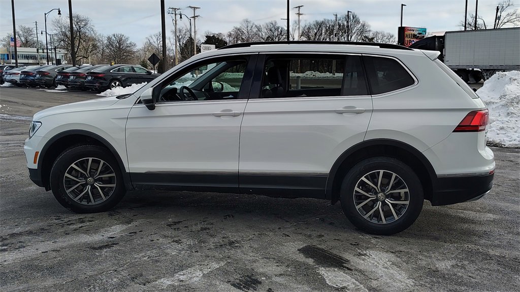 Used 2020 Volkswagen Tiguan SE w/ Panoramic Sunroof Package image 5