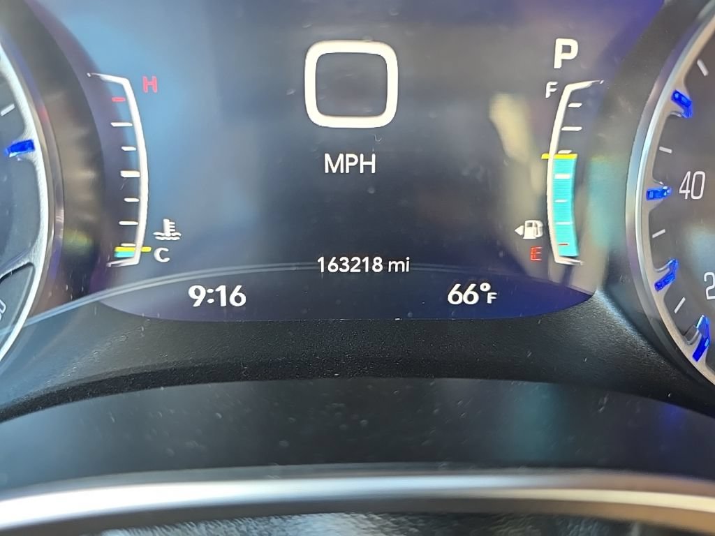 Used 2017 Chrysler Pacifica Touring-L Plus w/ Tire & Wheel Group FWD image 23