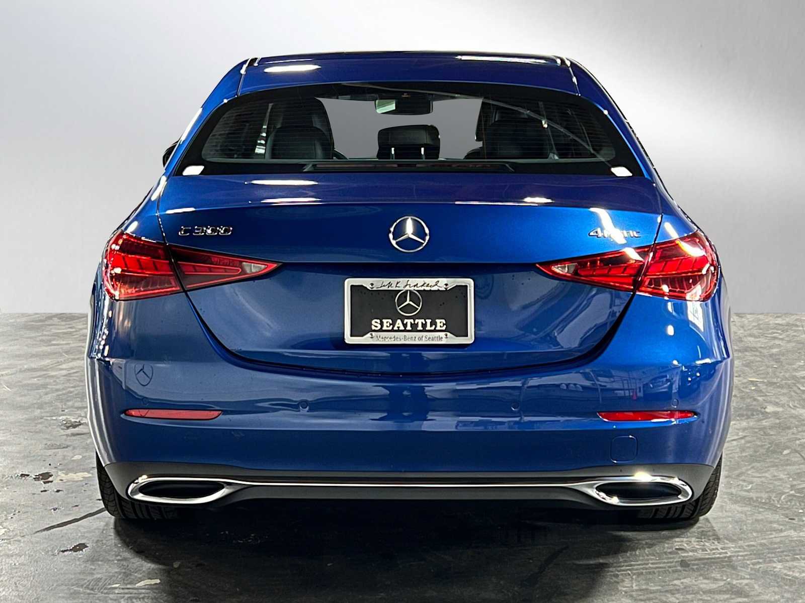 Used 2025 Mercedes-Benz C 300 4MATIC Sedan image 4