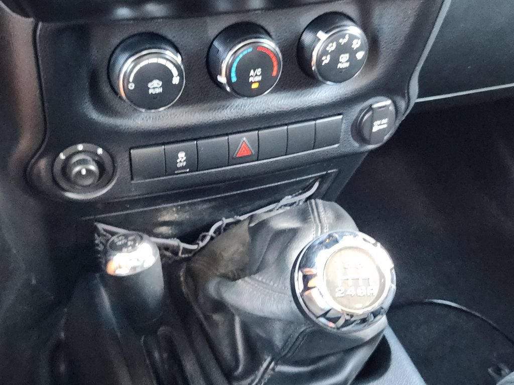 Used 2012 Jeep Wrangler Sport AWD/4WD image 22