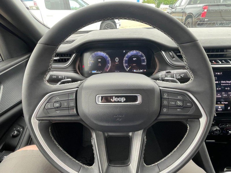 Used 2024 Jeep Grand Cherokee Altitude AWD/4WD image 25