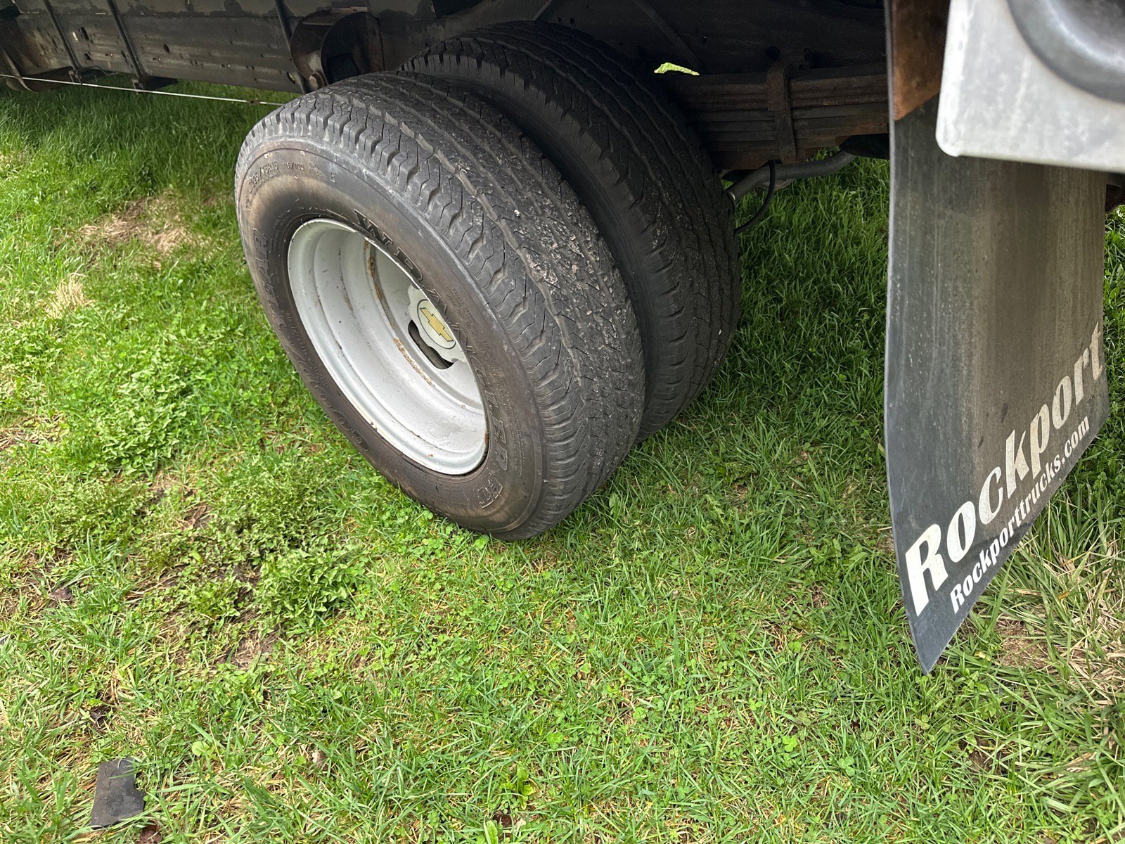 Used 2018 Chevrolet Express 4500 Extended w/ Driver Convenience Package RWD image 5