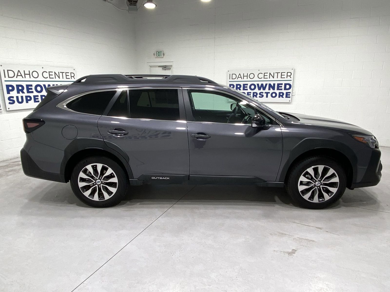 Certified 2025 Subaru Outback Limited AWD/4WD image 9