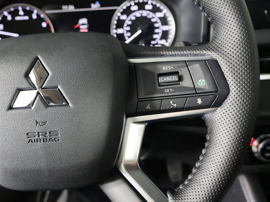 New 2026 Mitsubishi Outlander SE image 45