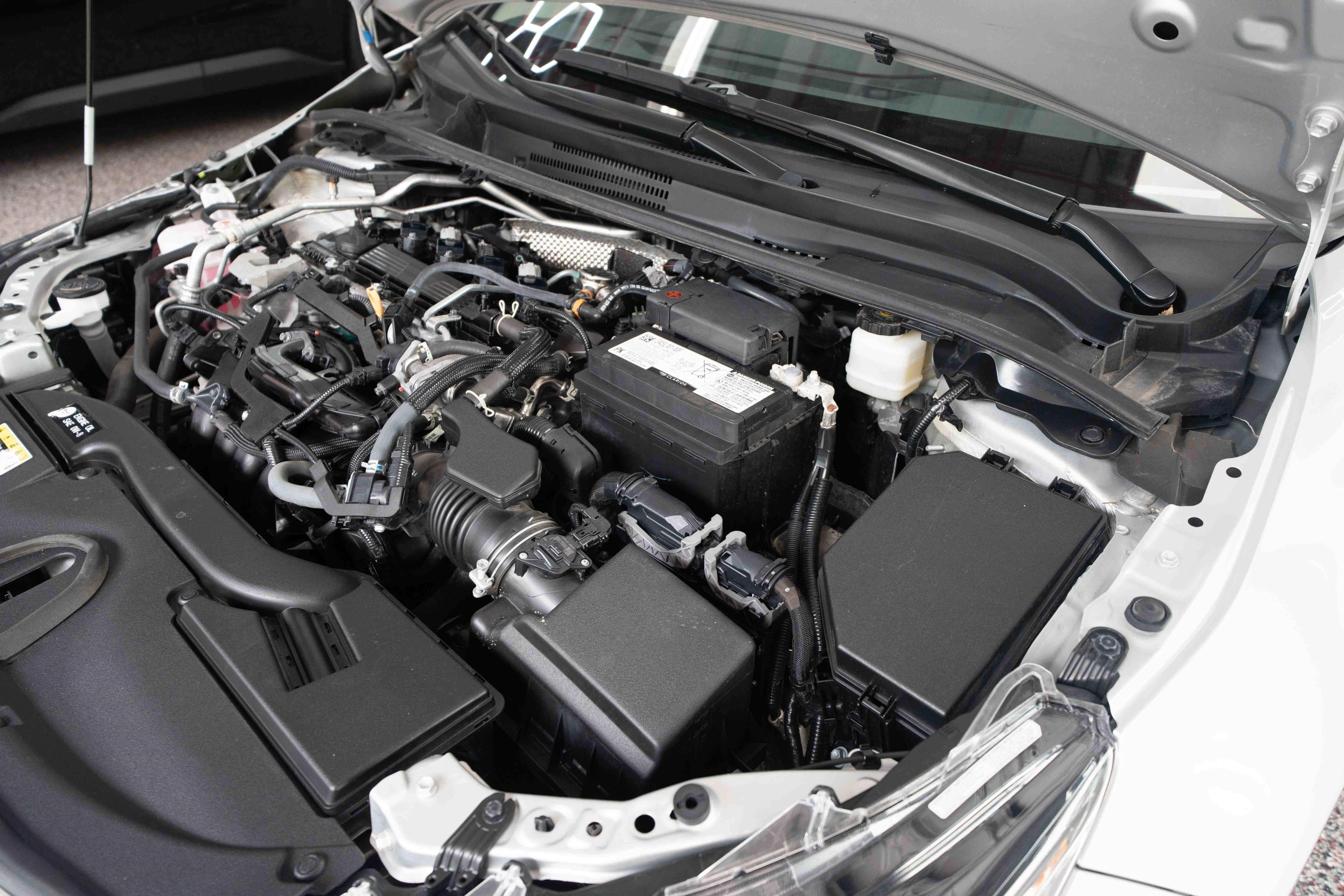 Used 2025 Toyota Corolla LE FWD image 32