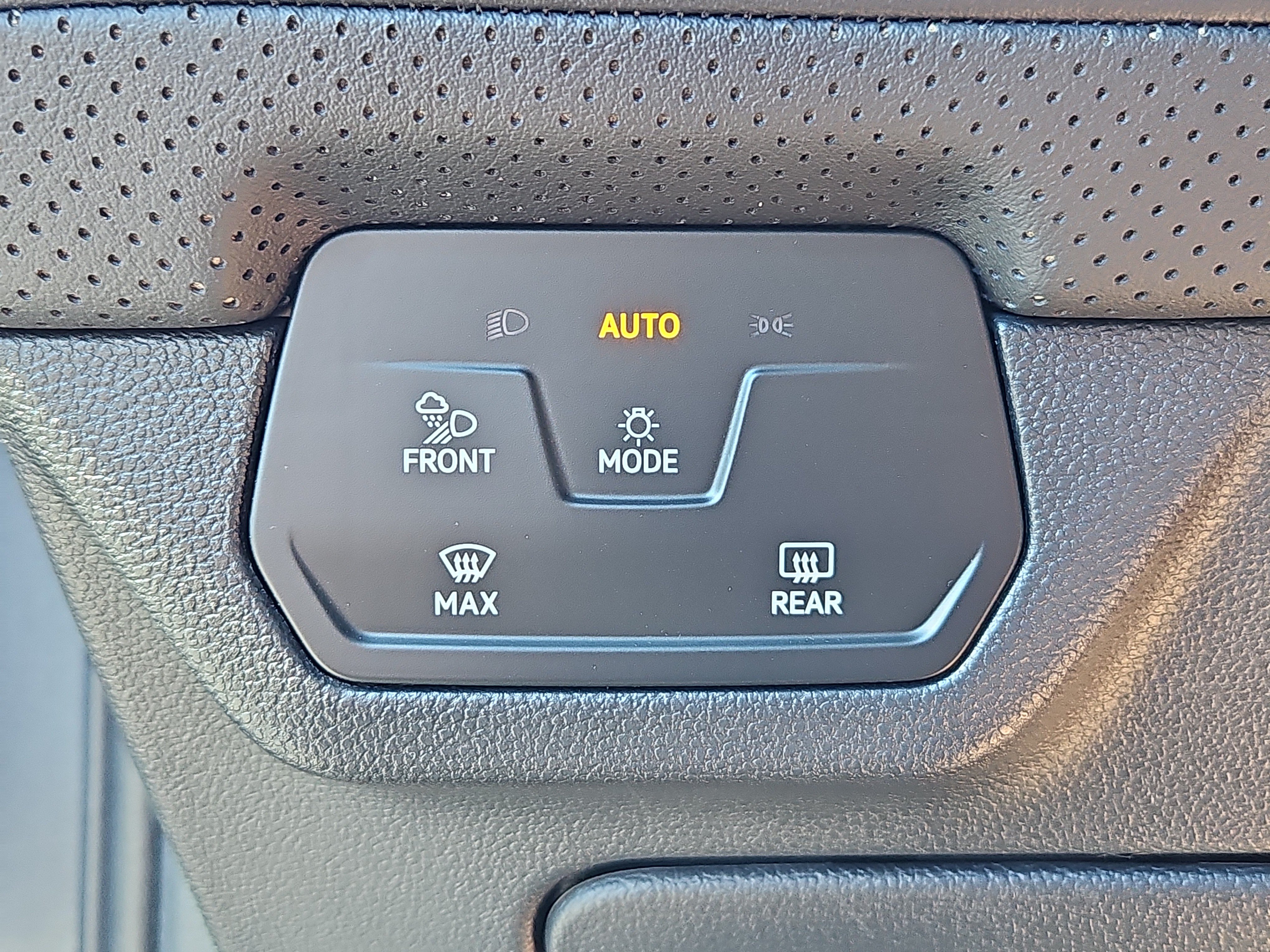 Certified 2024 Volkswagen Atlas SEL Premium R-Line AWD/4WD image 11