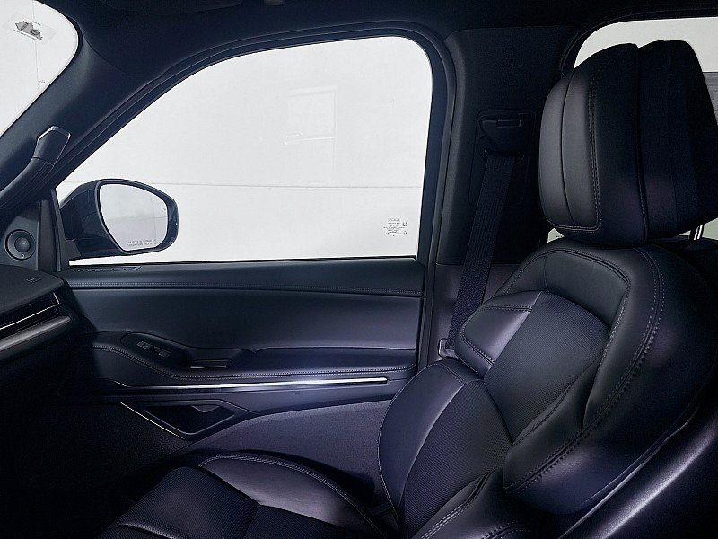 New 2027 Lincoln Navigator Reserve w/ Jet Appearance Package AWD/4WD image 26