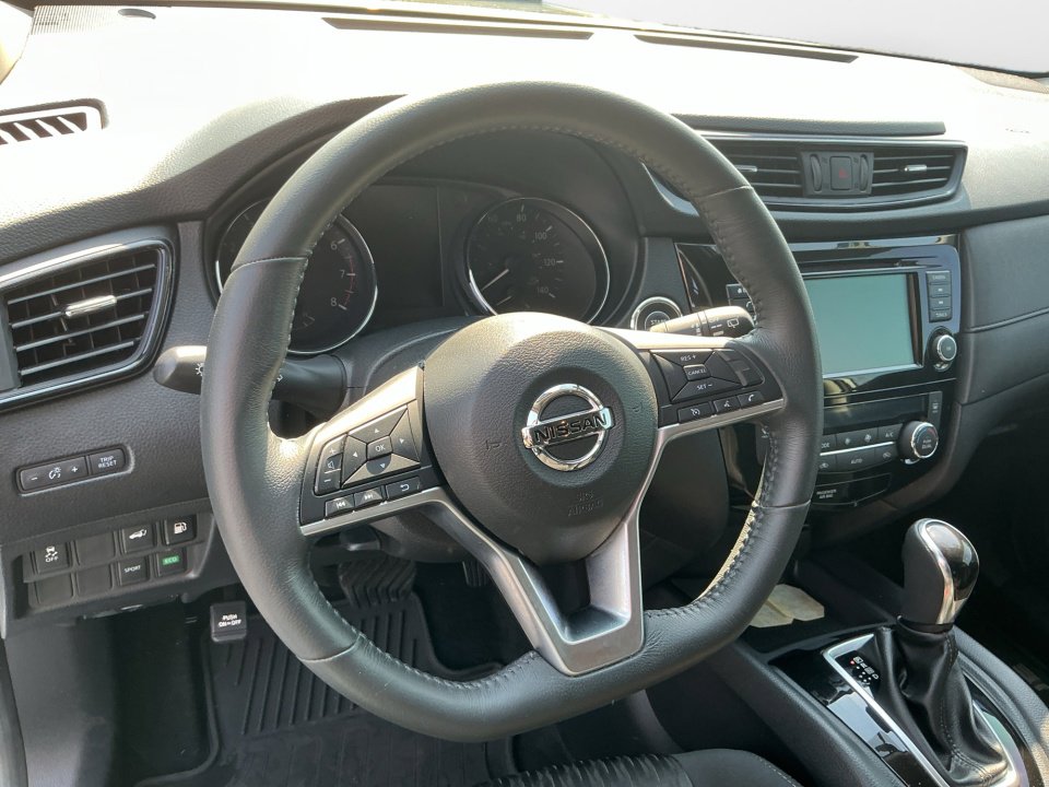 Used 2018 Nissan Rogue SV image 13