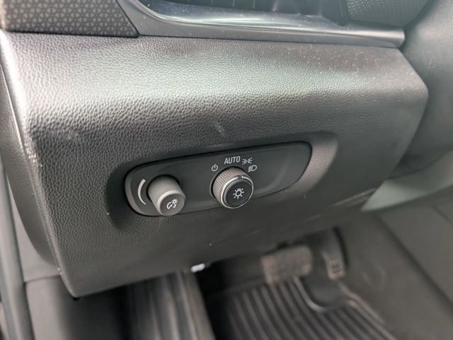 Used 2023 Chevrolet Traverse Premier w/ Redline Edition image 16