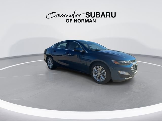 Used 2019 Chevrolet Malibu LT w/ Leather Package FWD image 2