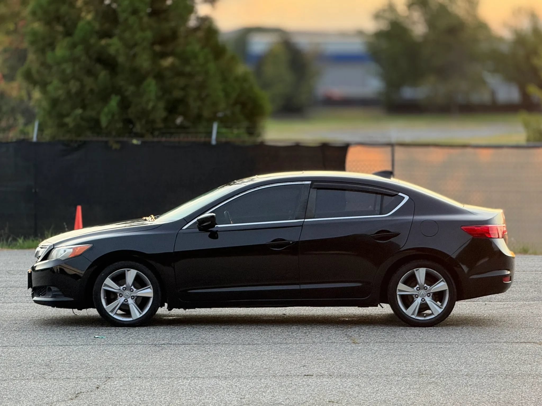 Used 2013 Acura ILX w/ Technology Package FWD image 8